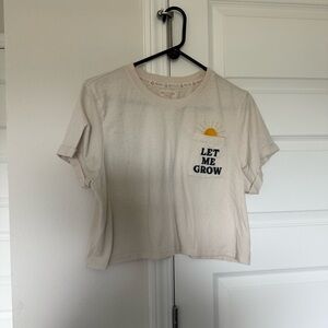 Recycled Thread L Beige Crop Top Graphic  Tee